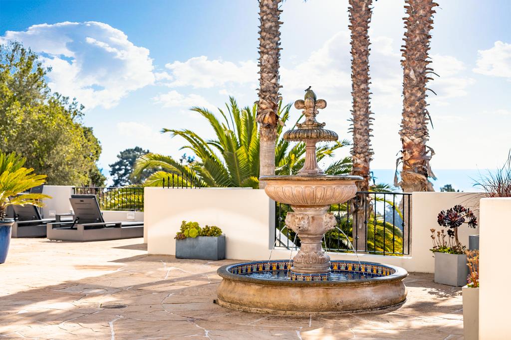 702 Vista Del Mar DR