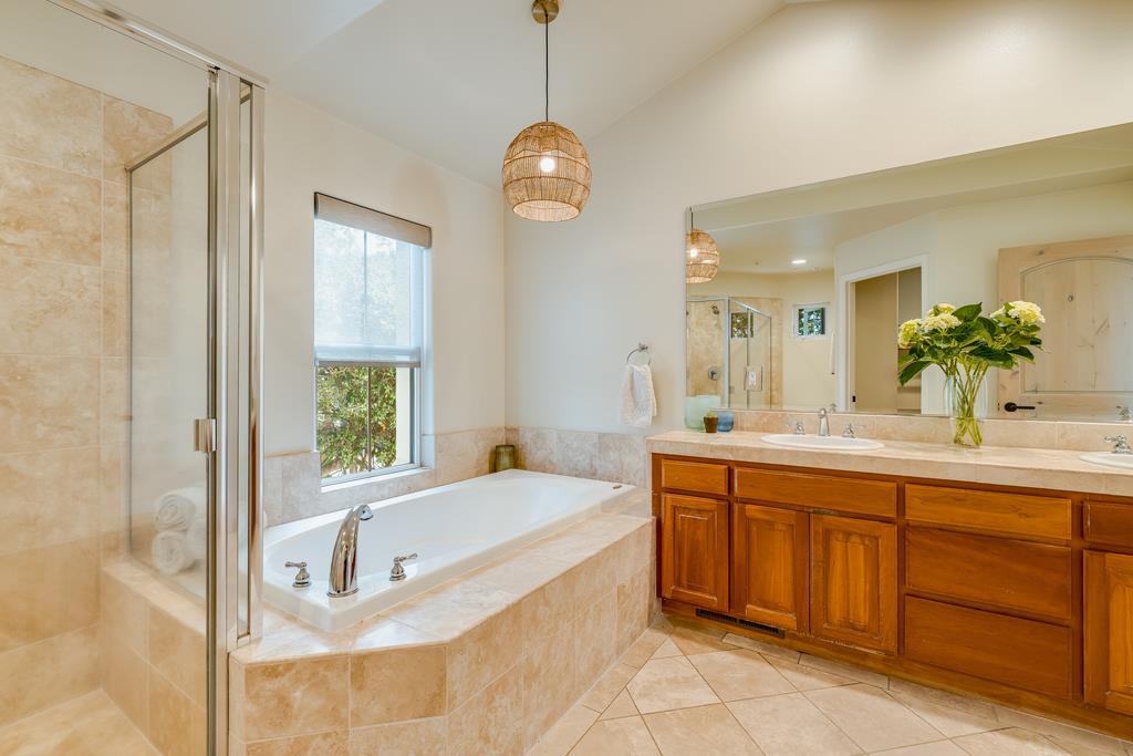 702 Vista Del Mar DR