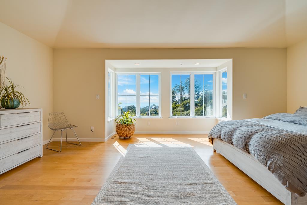 702 Vista Del Mar DR