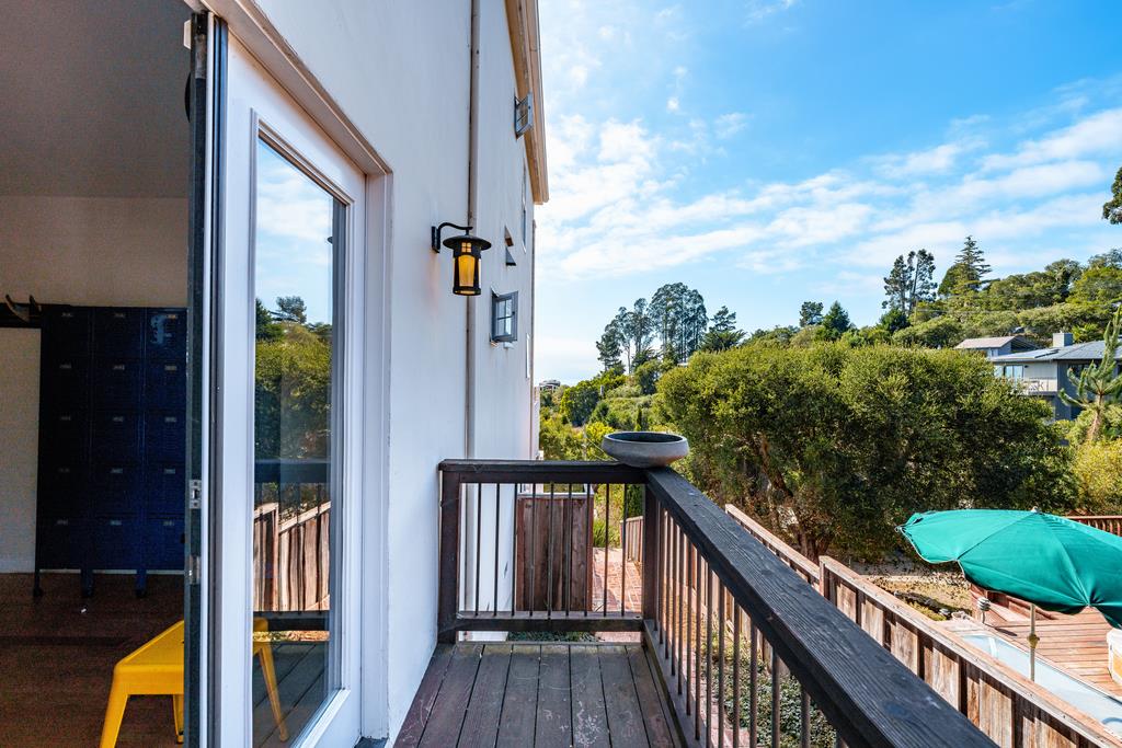 702 Vista Del Mar DR