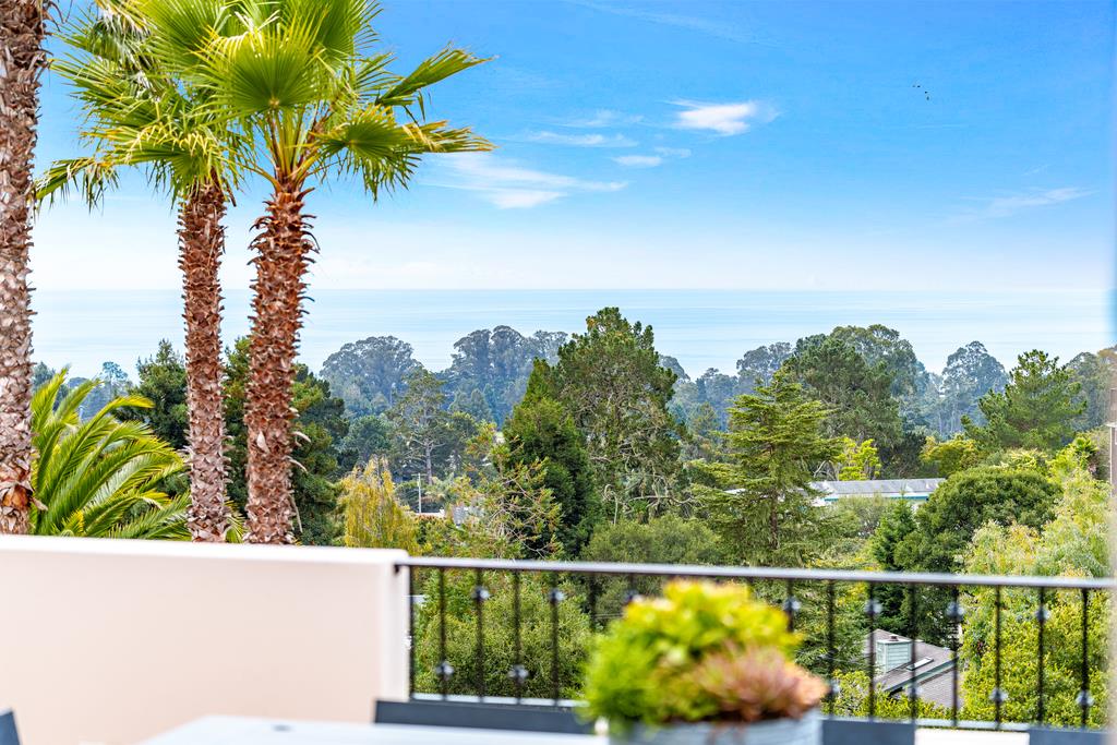 702 Vista Del Mar DR