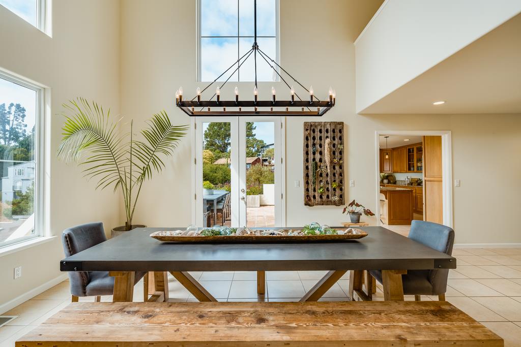 702 Vista Del Mar DR