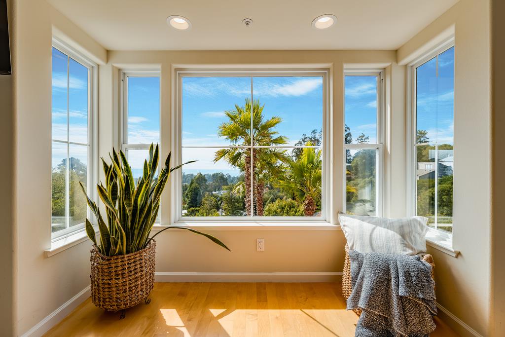 702 Vista Del Mar DR