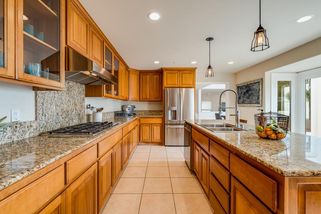 702 Vista Del Mar DR