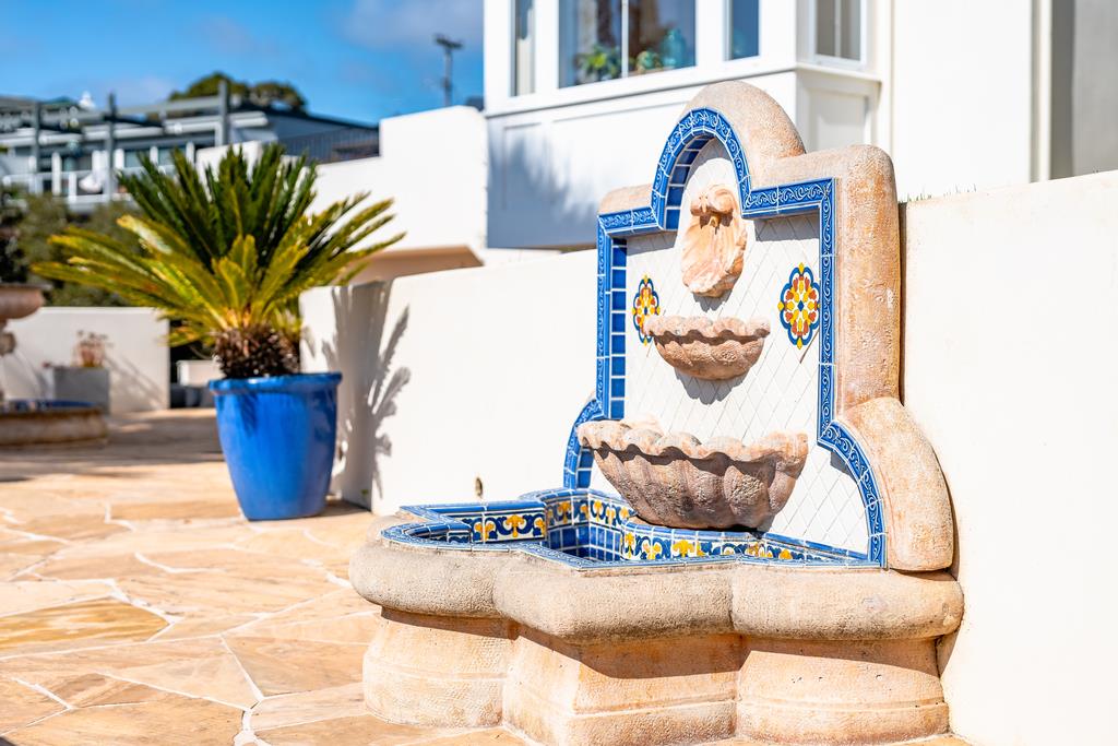 702 Vista Del Mar DR