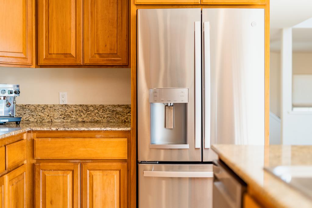 702 Vista Del Mar DR