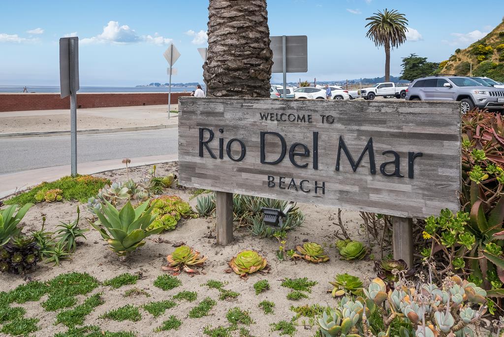 702 Vista Del Mar DR