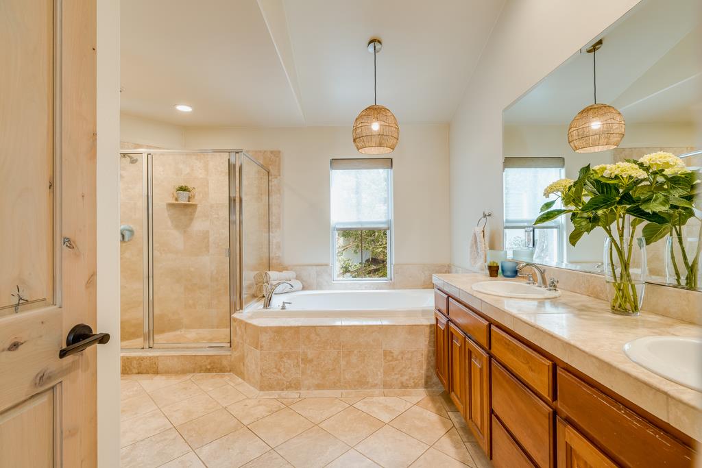 702 Vista Del Mar DR