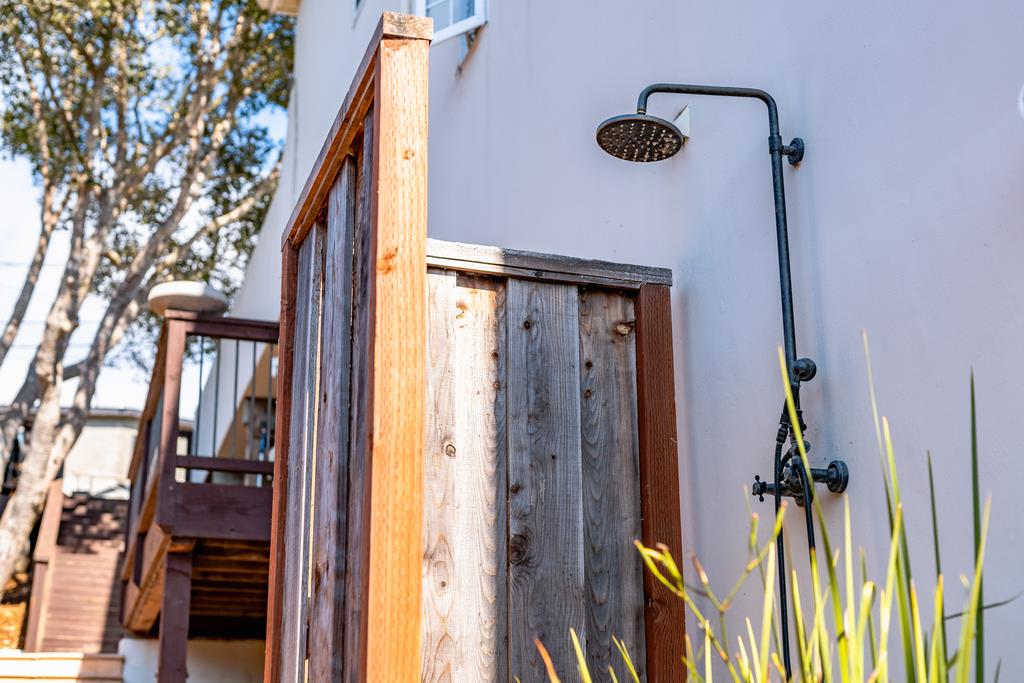 702 Vista Del Mar DR