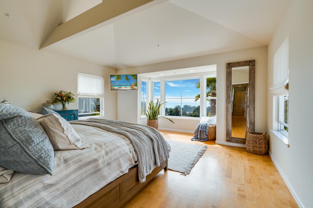 702 Vista Del Mar DR