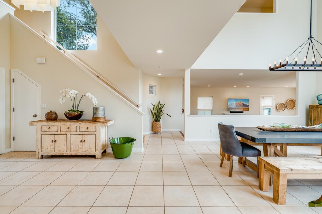 702 Vista Del Mar DR