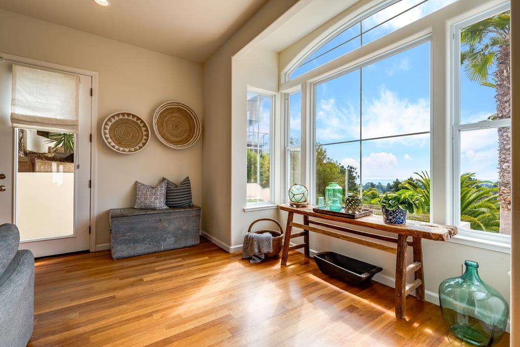 702 Vista Del Mar DR