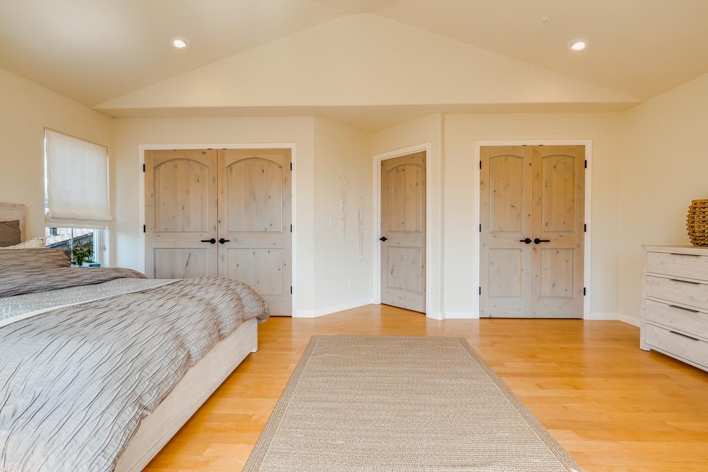 702 Vista Del Mar DR