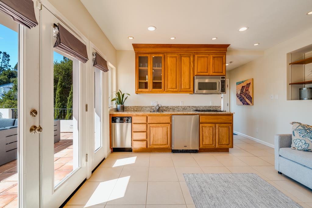 702 Vista Del Mar DR