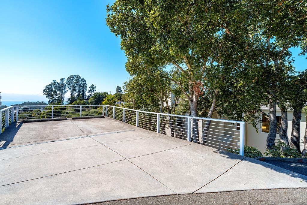 702 Vista Del Mar DR