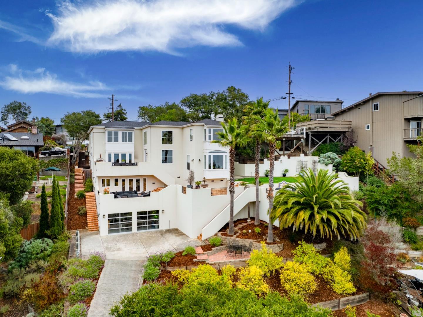 702 Vista Del Mar DR