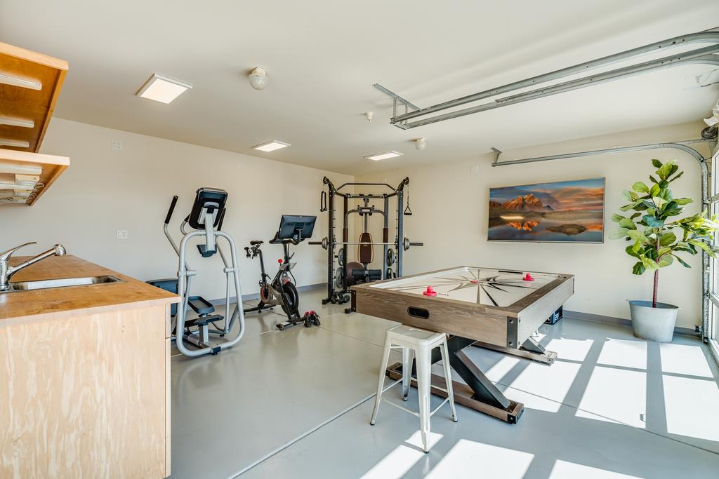 702 Vista Del Mar DR