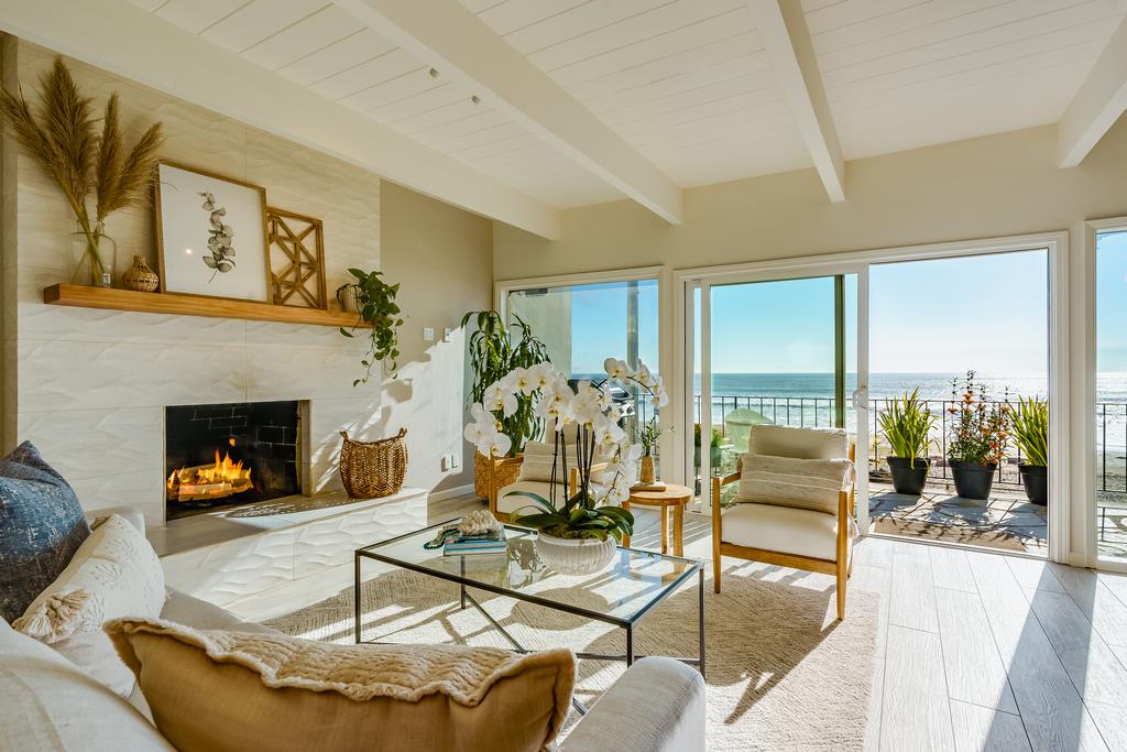 367 Beach DR