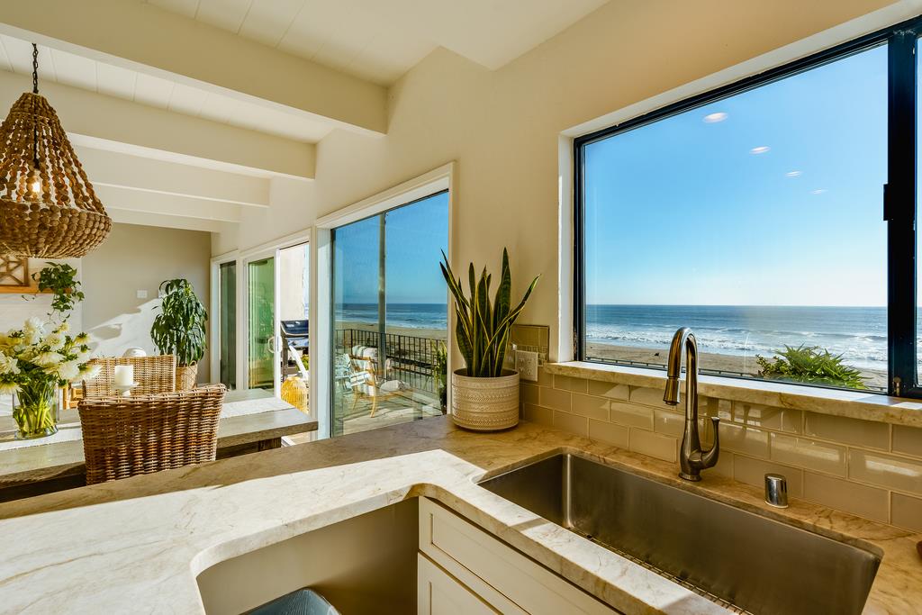 367 Beach DR