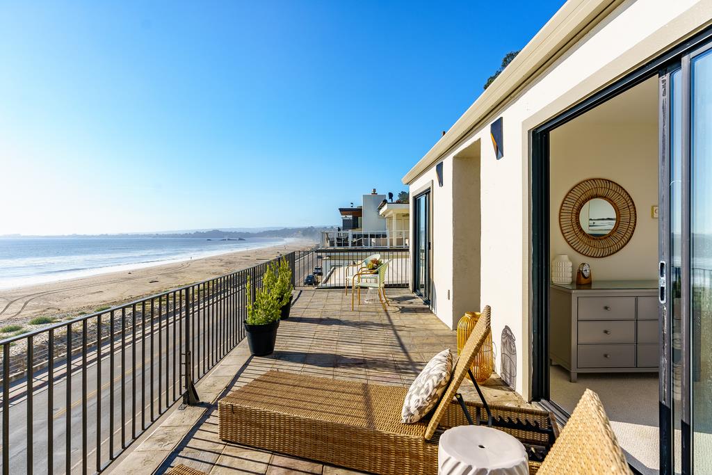 367 Beach DR