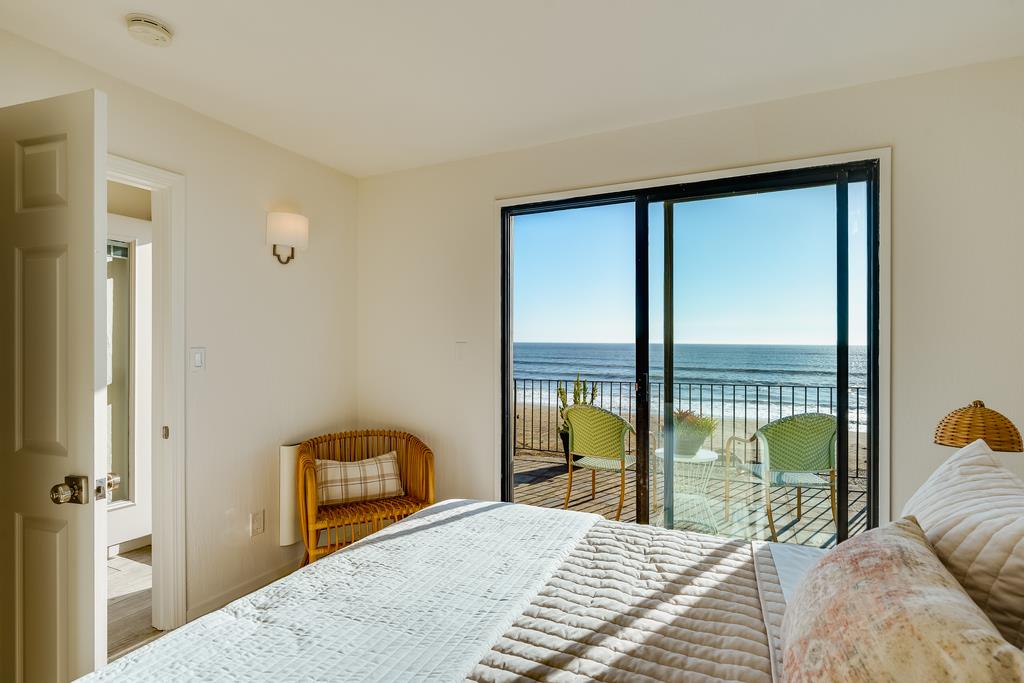 367 Beach DR