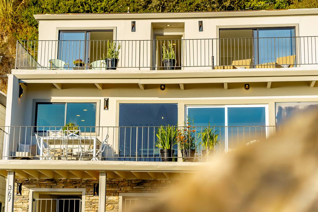 367 Beach DR