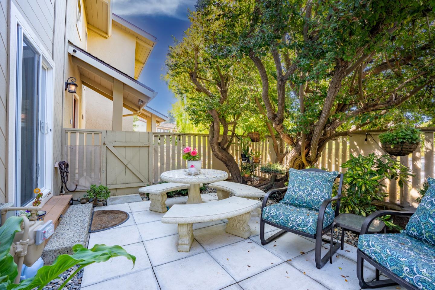 109 Vineyard CT