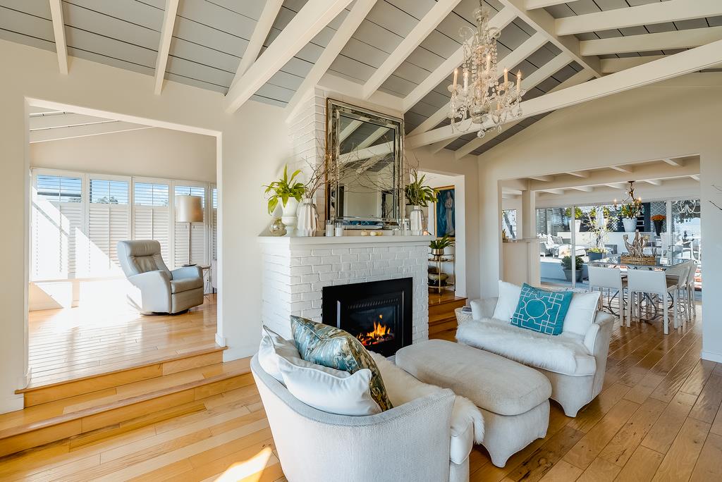 221 Highland DR