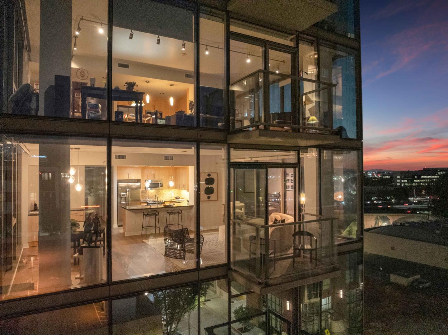 38 N Almaden BLVD 923