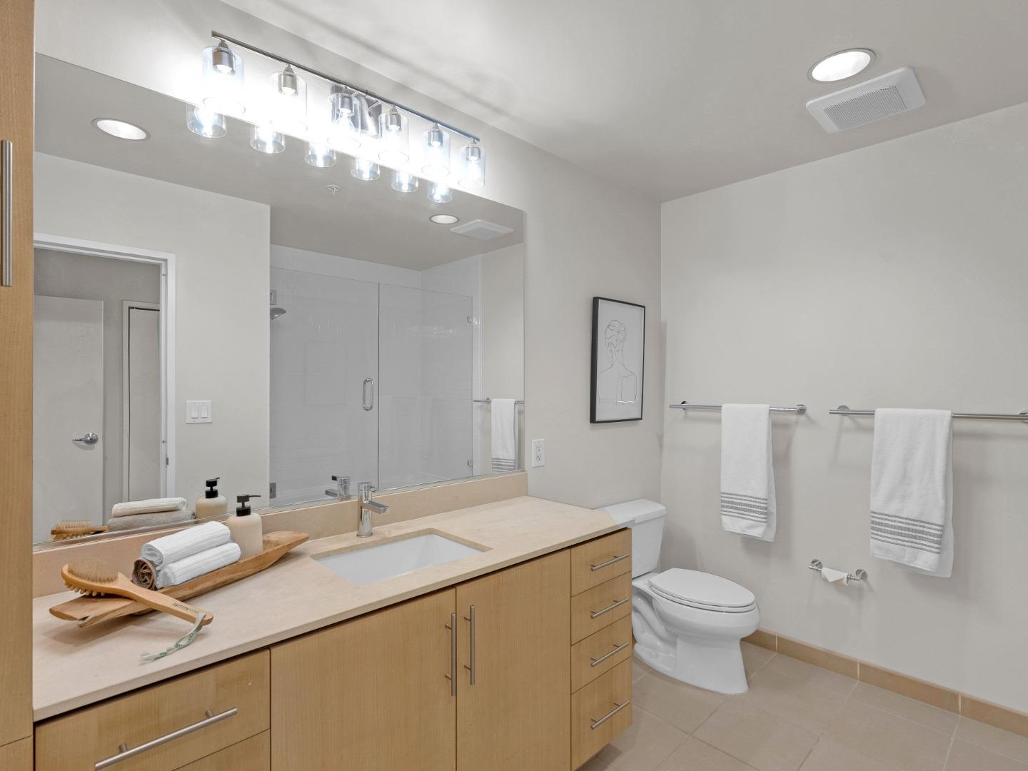 38 N Almaden BLVD 923