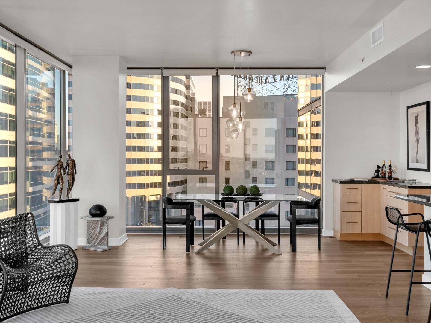 38 N Almaden BLVD 923