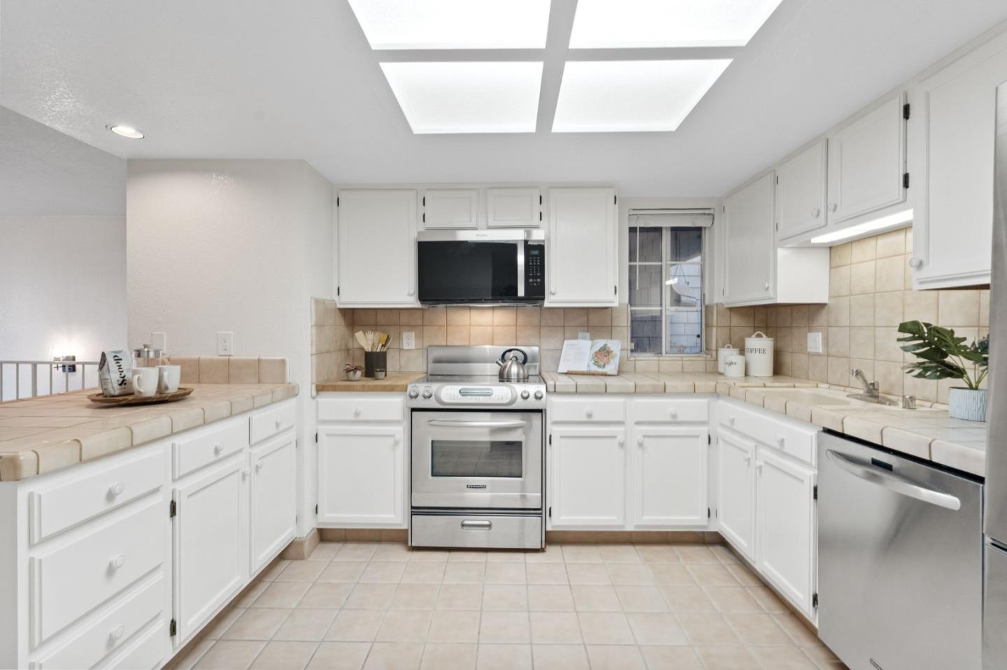 184 Seascape Ridge DR