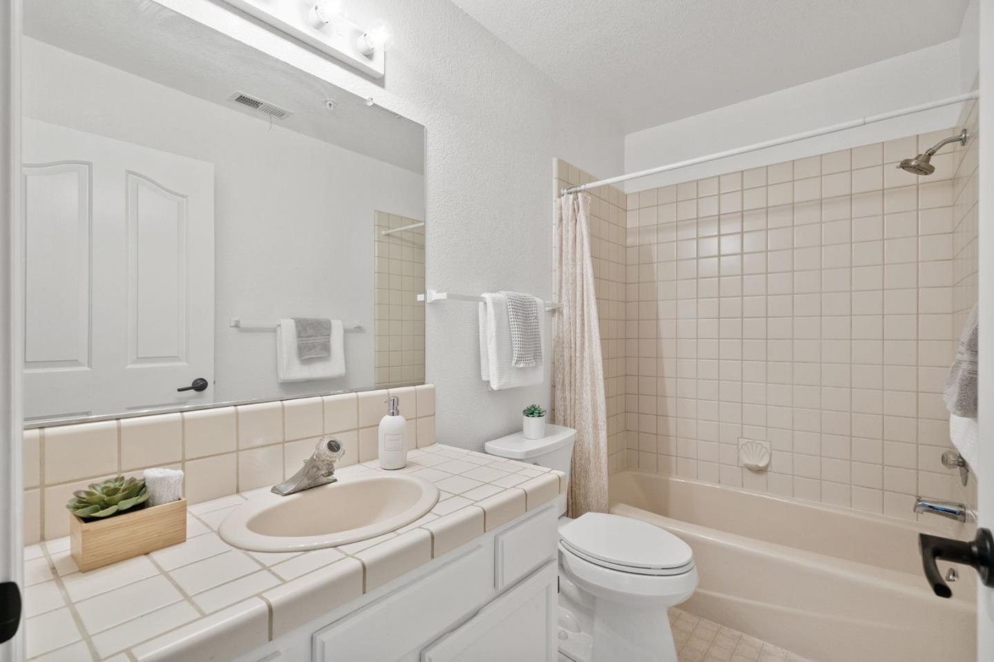 184 Seascape Ridge DR