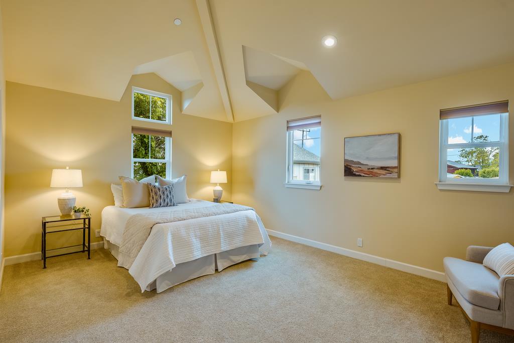 2216 Paul Minnie AVE