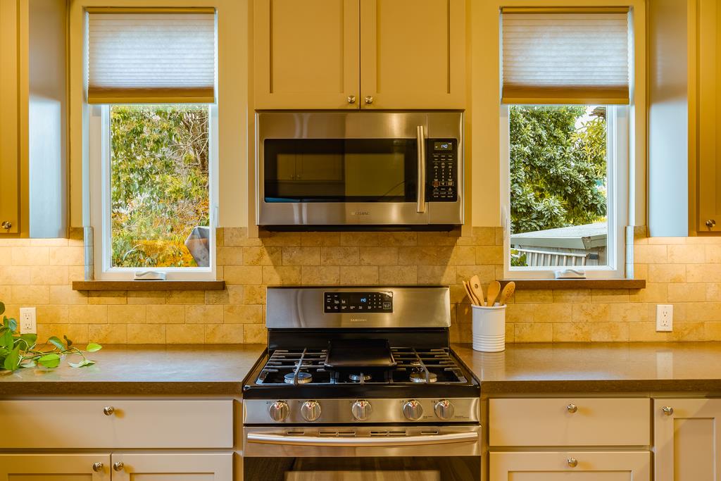 2216 Paul Minnie AVE