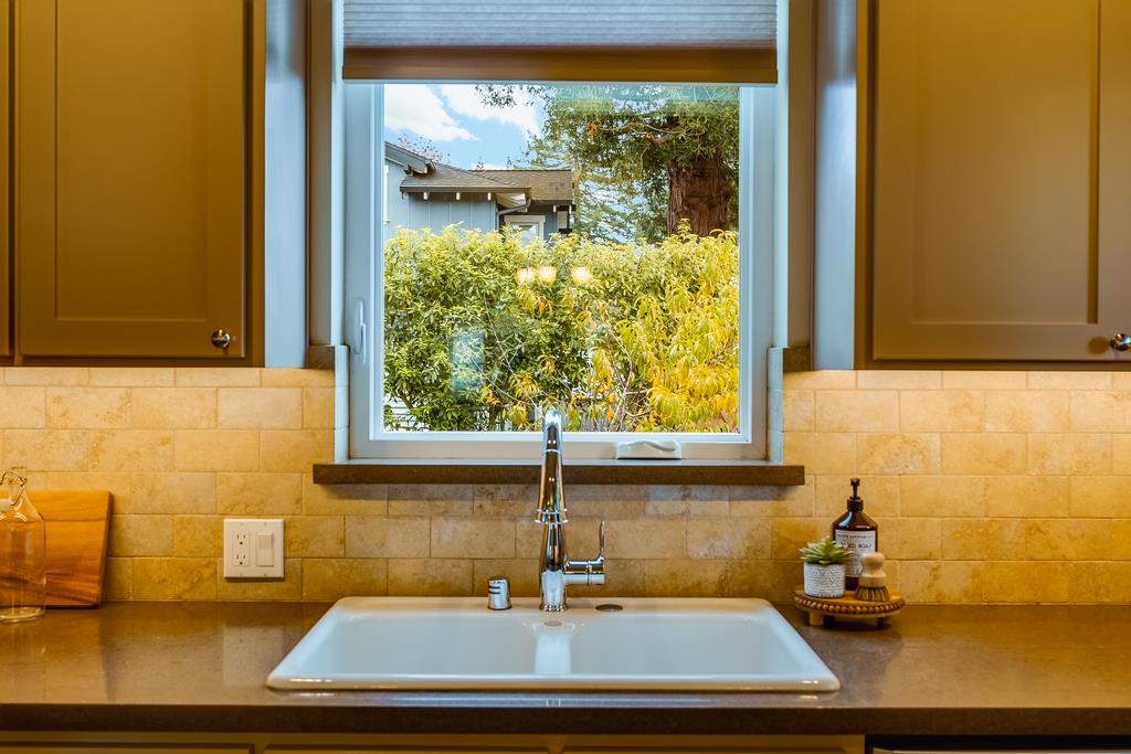 2216 Paul Minnie AVE