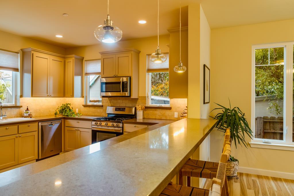 2216 Paul Minnie AVE