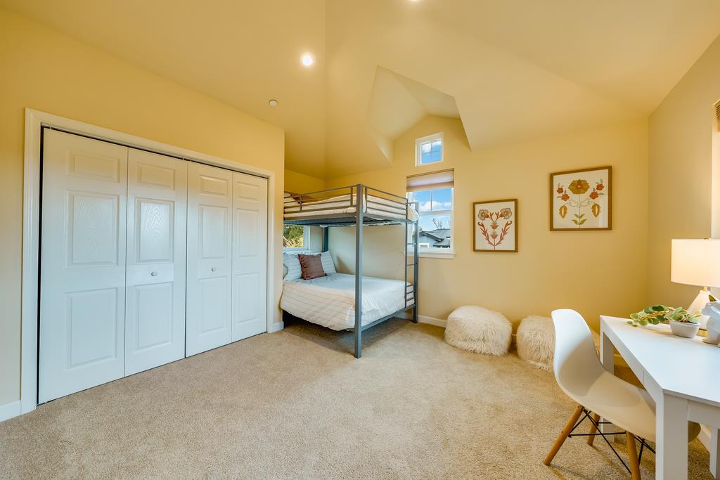 2216 Paul Minnie AVE