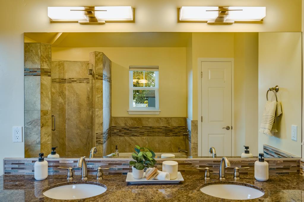 2216 Paul Minnie AVE