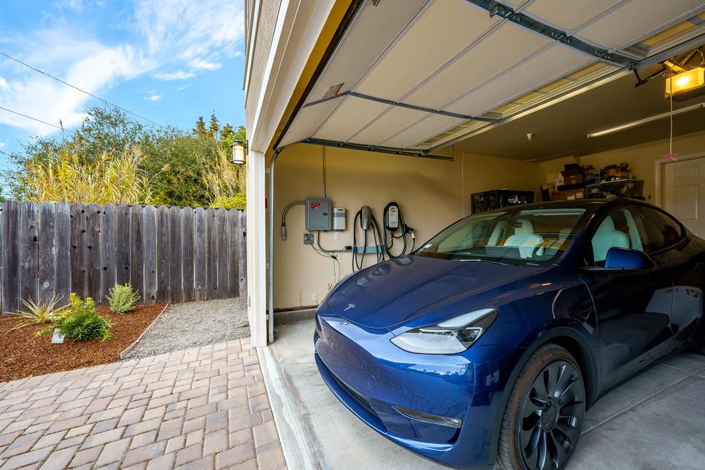 2216 Paul Minnie AVE