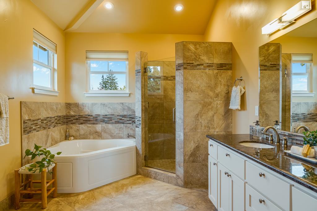 2216 Paul Minnie AVE