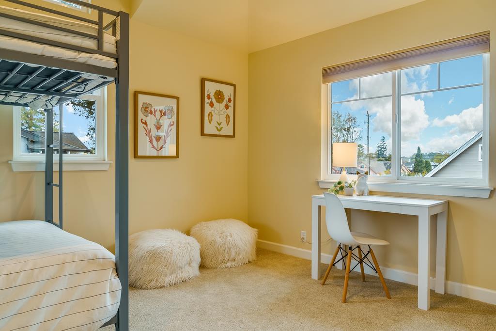 2216 Paul Minnie AVE