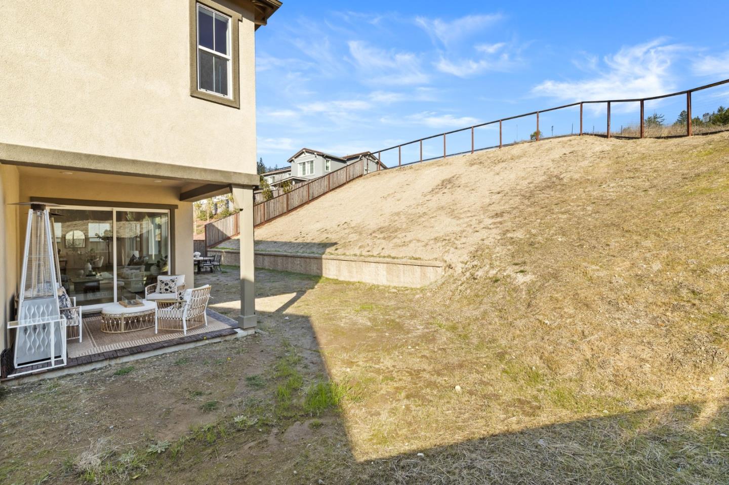 109 Village LN