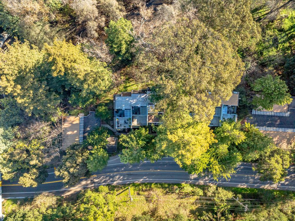 2110 Wharf RD