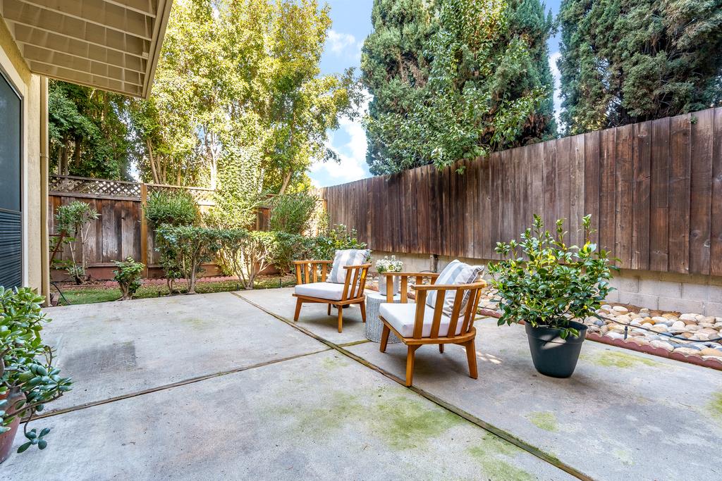 56 Jacklin PL