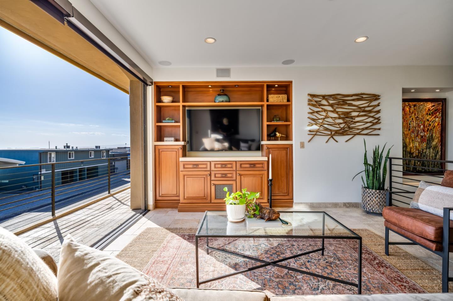639 Beach DR