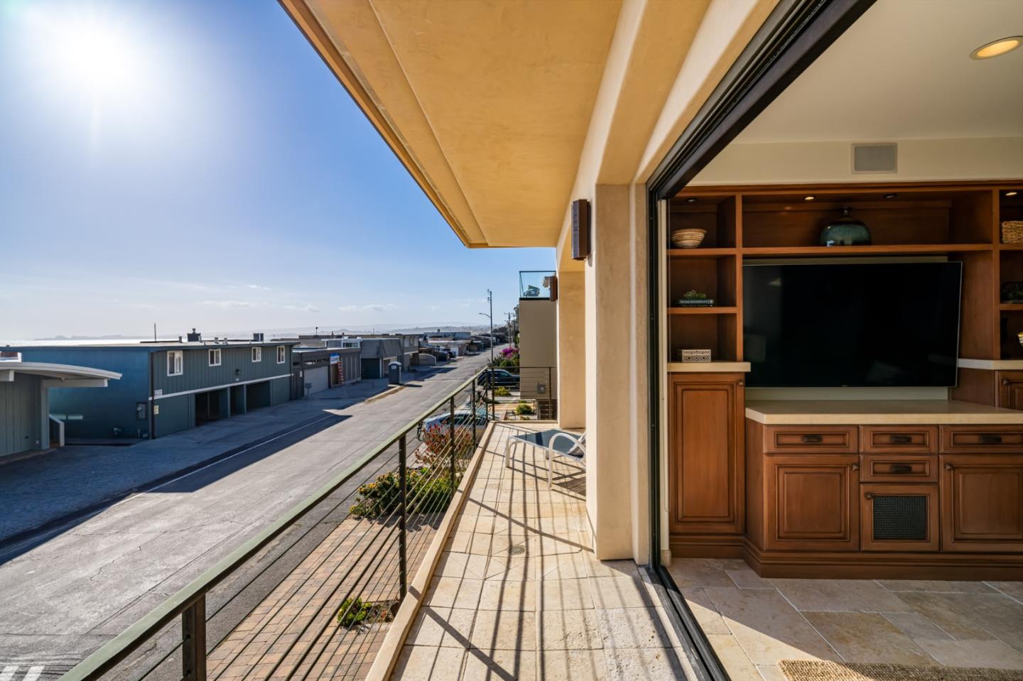 639 Beach DR