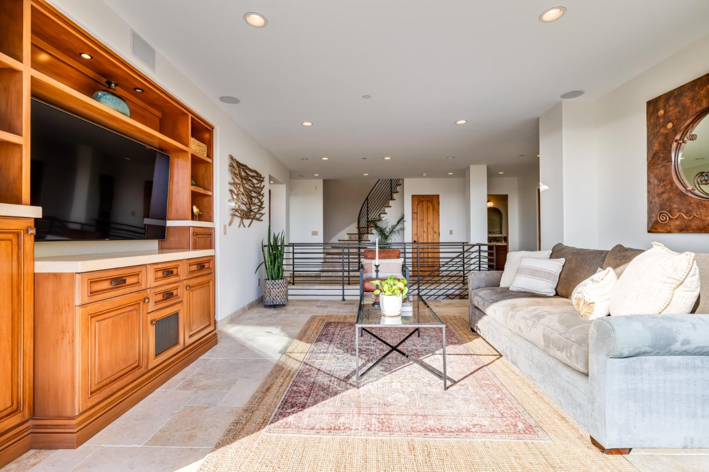639 Beach DR