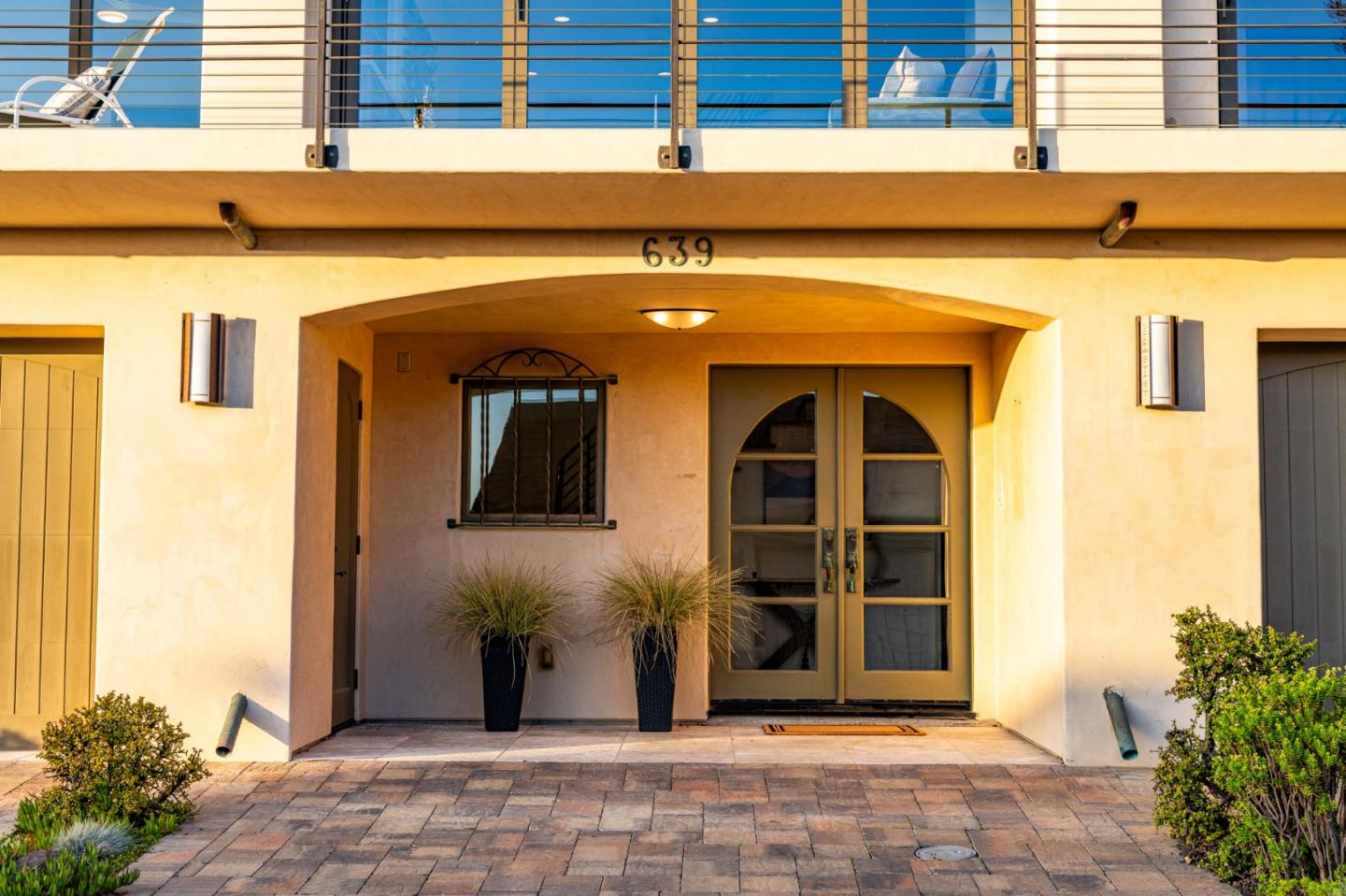 639 Beach DR