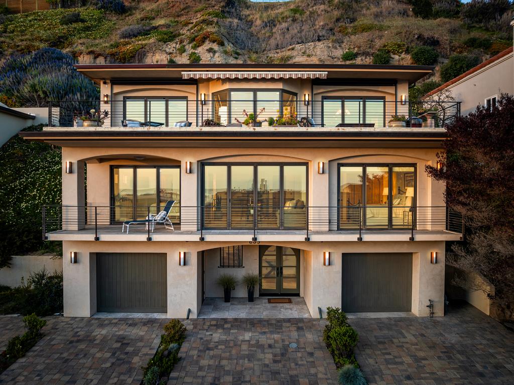 639 Beach DR